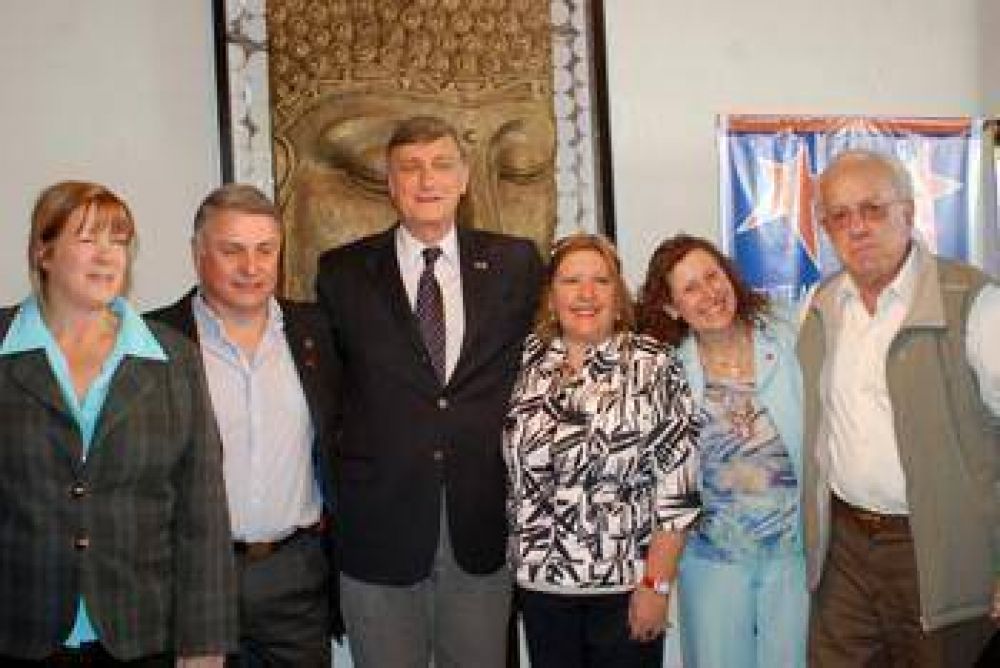 Binner y Stolbizer recorrieron la ciudad y charlaron con vecinos