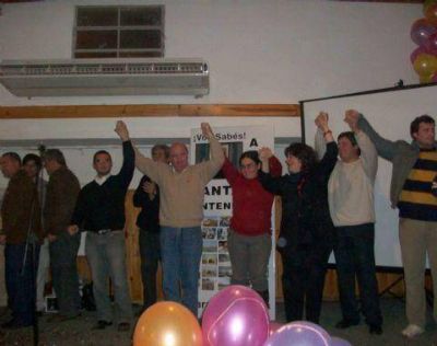 Ariel Santalla presenta sus propuestas por la reelecci�n