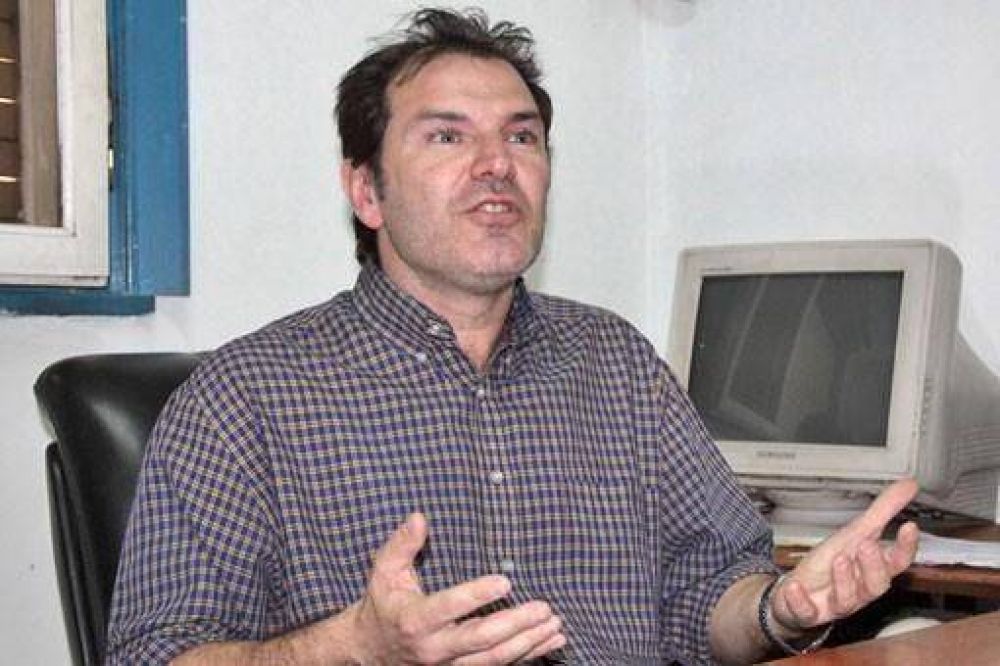 UCR reclama que �todo lo relacionado con recursos humanos� sea potestad de Mestre