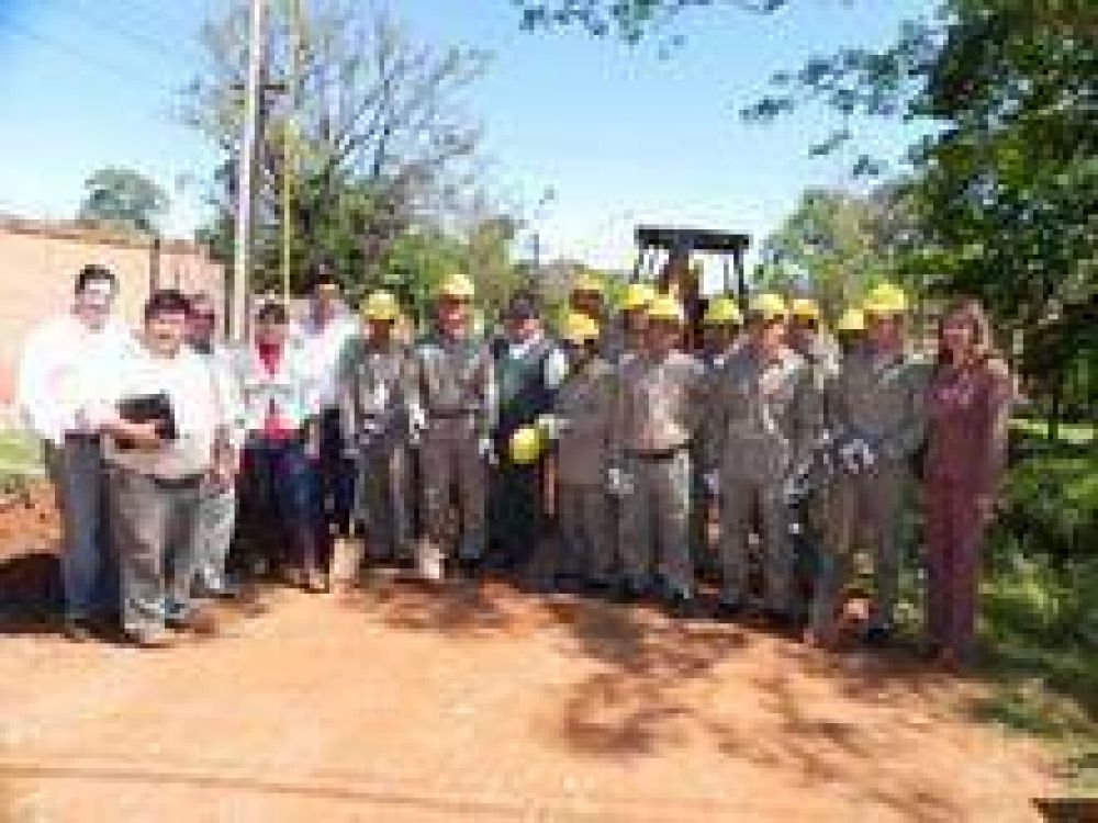 Por un monto de 1 mill�n de pesos comenzaron obra de red cloacal que beneficiar� a m�s de 2.300 vecinos