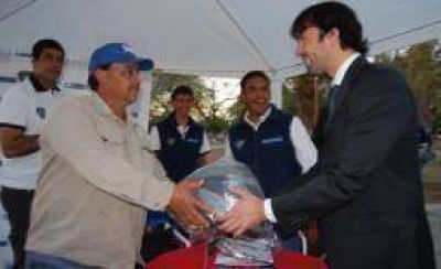 En dos horas, agotaron los �Cascos para Todos� en Chamical  