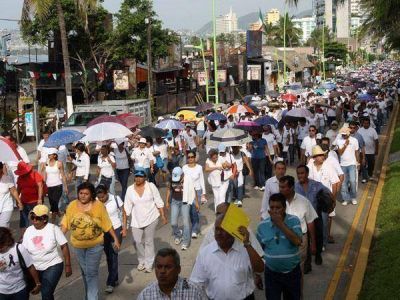 Maestros de Acapulco marcharon contra los narcos