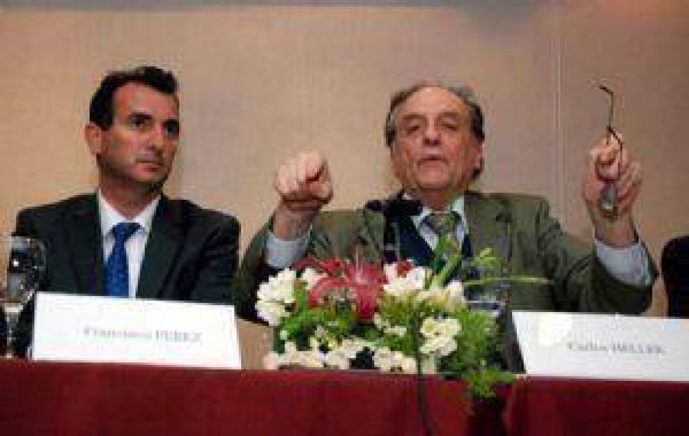 P�rez volvi� de EEUU y se molest� por una pregunta 