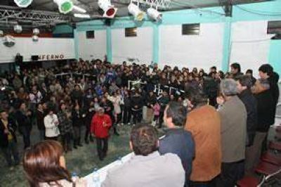 Walberto Allende inaugur� obras y present� a sus candidatos