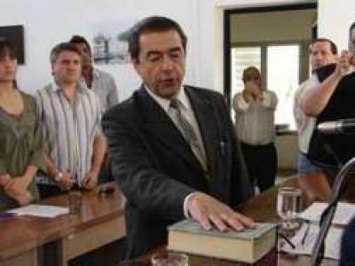 Rojas: Tras la renuncia de Quiri, Miguel Cobo asumi� como Intendente