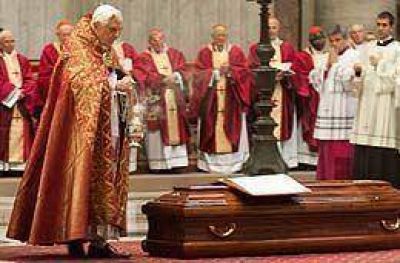 Benedicto XVI pronunci� la homil�a en el funeral del pol�mico cardenal Pio Laghi