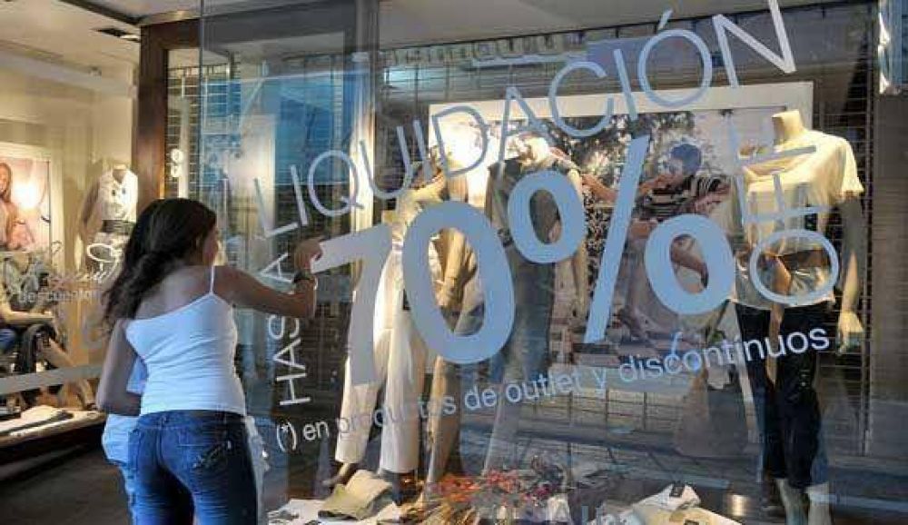 No pas� ni un mes del verano, y ya hay rebajas de hasta 70%