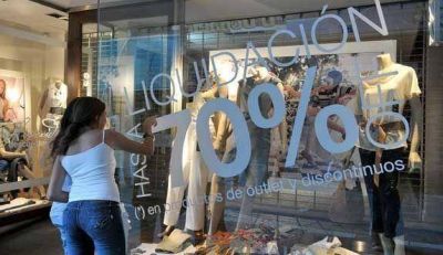 No pas� ni un mes del verano, y ya hay rebajas de hasta 70%