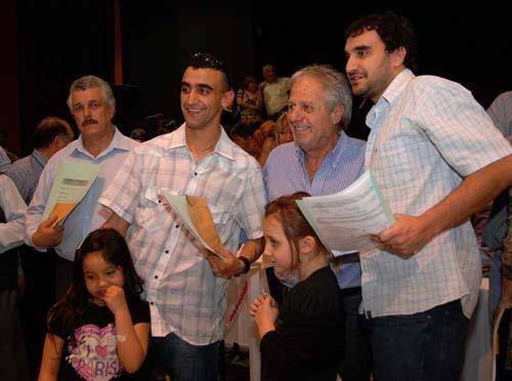 290 familias con casa propia