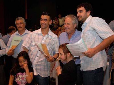 290 familias con casa propia