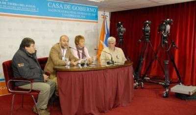 R�os formaliz� la entrega de nuevas c�maras de estudio para los canales estatales