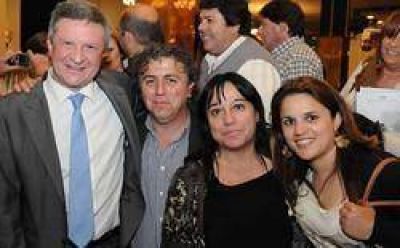 Los candidatos a Consejeros Escolares estuvieron con Mario Oporto