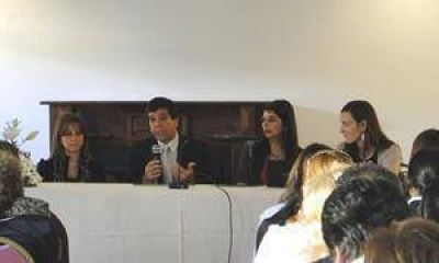 Educaci�n fortalece la formaci�n de los profesores del nivel secundario 	
