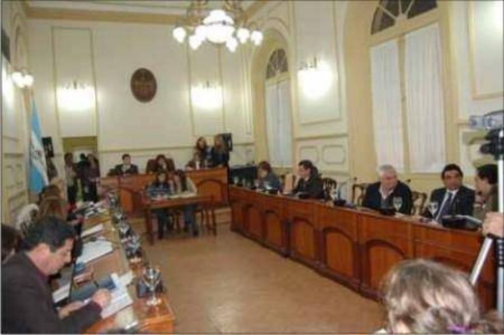 Basura: aprobaron pedido de informe a Esp�nola por el servicio de recolecci�n 	