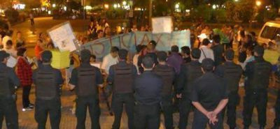 Familiares de los chicos muertos pidieron la renuncia de Silva y el acompa�amiento de las autoridades electas