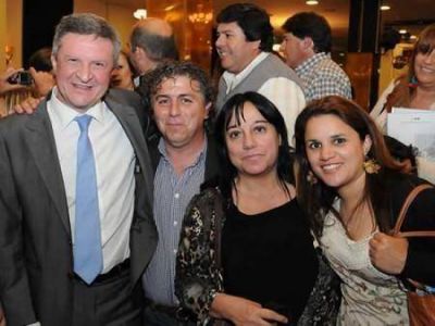 Los candidatos a Consejeros Escolares por el Frente Para la Victoria con Oporto