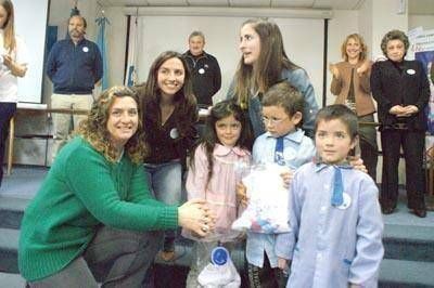 Obras Sanitarias present� a ganadores del proyecto �nos lavamos las manos?