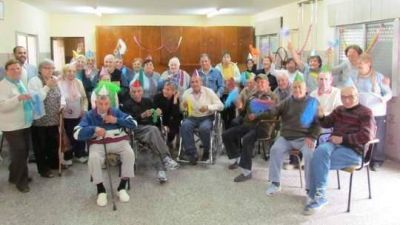 Festejo de la primavera en el Hogar de Ancianos 