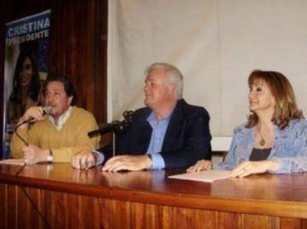 El FPV present� sus lineamientos en Salud y Desarrollo Social