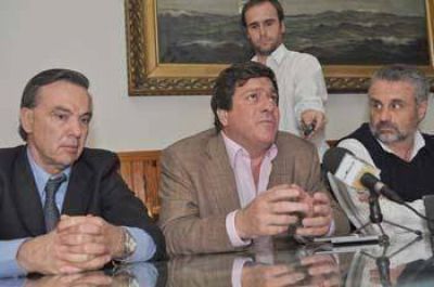 El candidato a vicegobernador, Gabriel Mariotto, visit� Patagones	