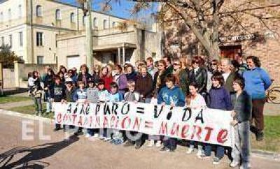 Los vecinos de Colonia Hinojo  se reunieron por �aire m�s puro�