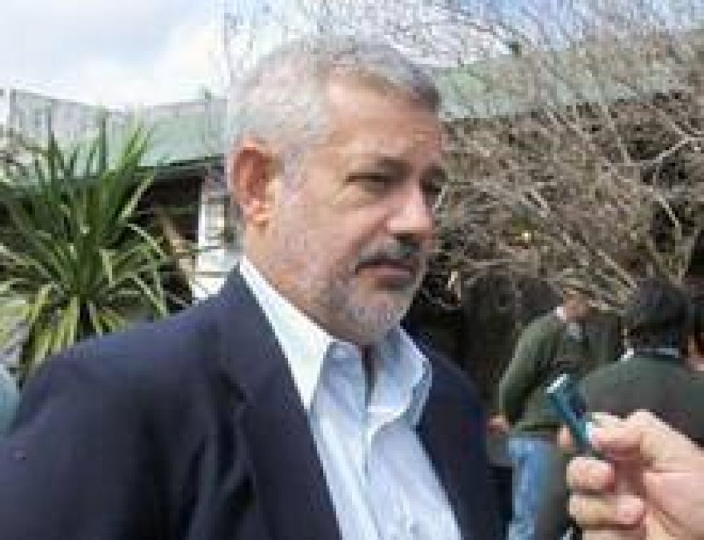 El Ministro de la Producci�n provincial le respondi� a D�bora Giorgi por Ayu�