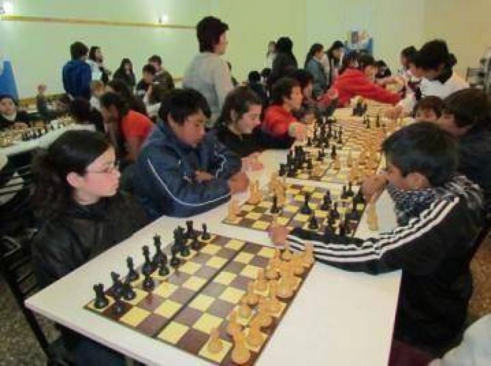 Multitudinario encuentro de ajedrez en Luz y Fuerza 