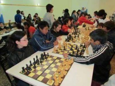 Multitudinario encuentro de ajedrez en Luz y Fuerza 
