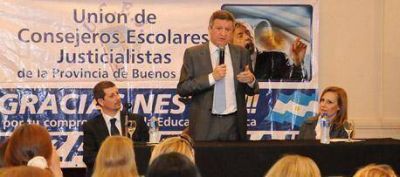 Oporto, Silvina Gvirtz y Bag� encabezaron encuentro con m�s de 300 consejeros escolares