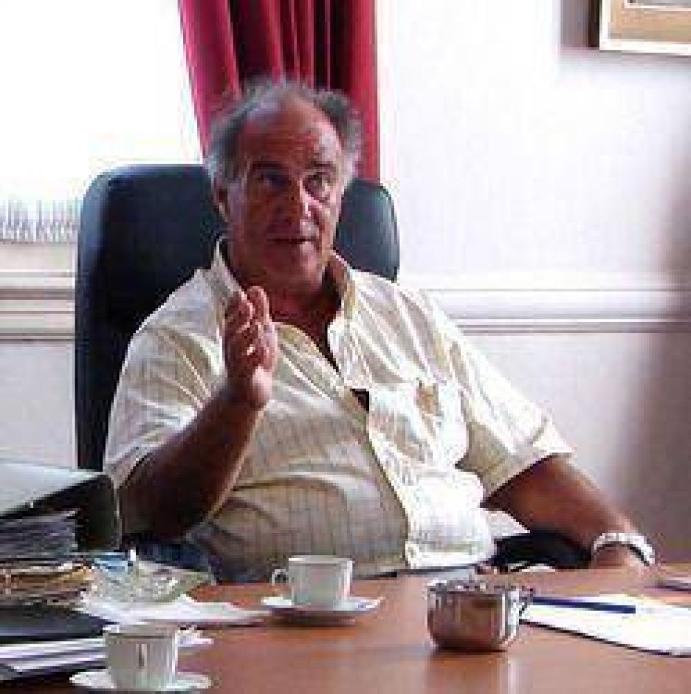 Respuesta a los dichos de Cazador: �Mientras los perdedores charlatanes contin�an criticando, nosotros tenemos la responsabilidad de gobernar� se�al� el Dr. Orquiguil