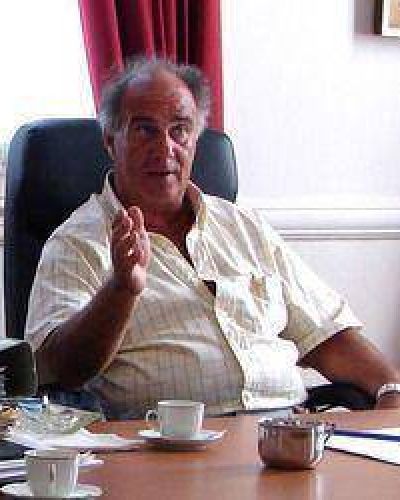 Respuesta a los dichos de Cazador: �Mientras los perdedores charlatanes contin�an criticando, nosotros tenemos la responsabilidad de gobernar� se�al� el Dr. Orquiguil