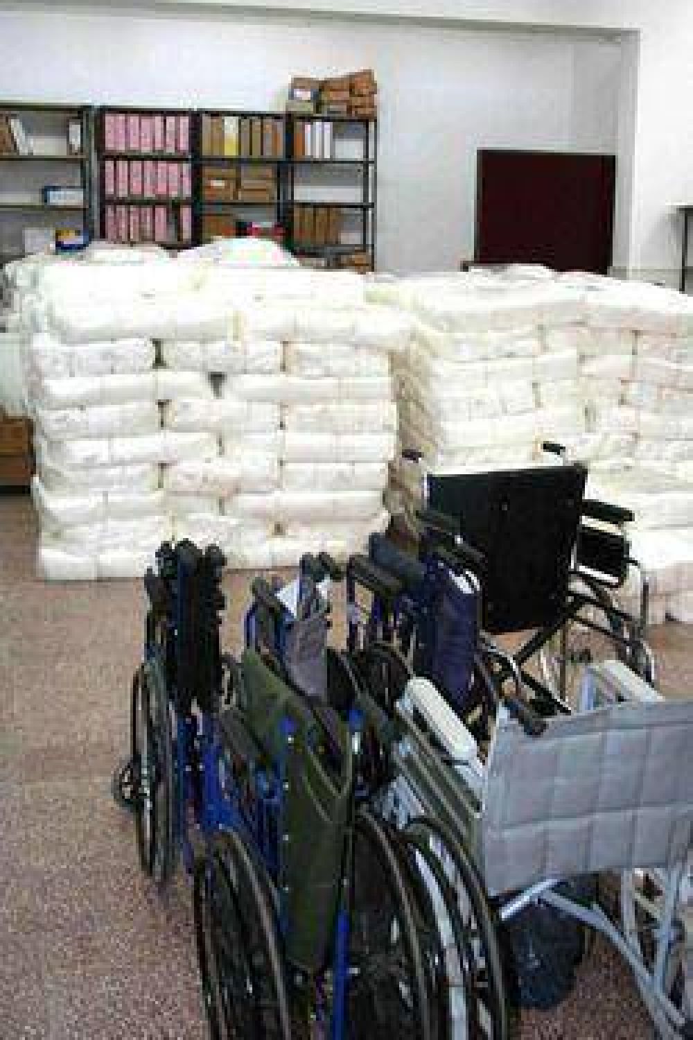 En su nueva dependencia: Pami Campana en busca de la mejora continua en la atenci�n al afiliado Un edificio acorde, m�s personal y la incorporaci�n de tecnolog�a son algunas de las cuestiones que influyen a la hora de mejorar la atenci�n del afiliado