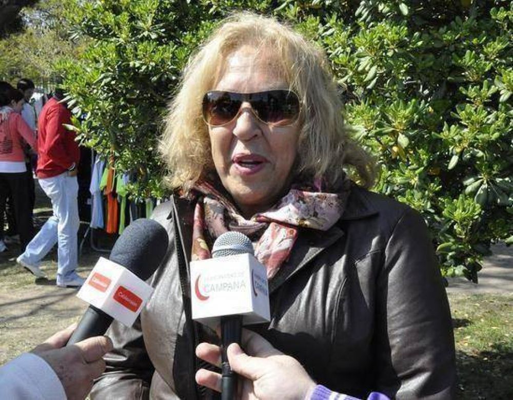 Proyecto para la pr�xima gesti�n: La Intendente Giroldi se refirio a la futura cancha de f�tbol municipal
