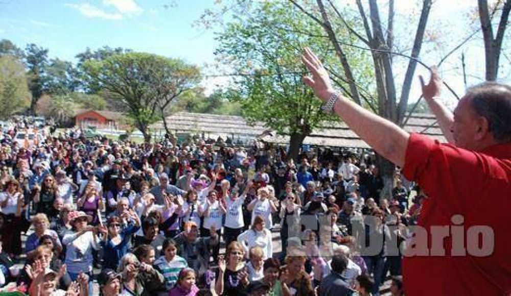 Z�ccaro ve a dos partidos opositores llegando al Concejo en octubre