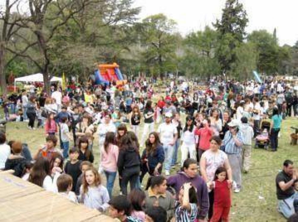 El festejo por la Primavera se traslad� al Parque Caba�as