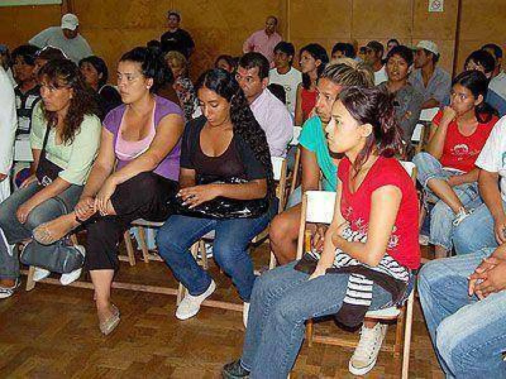  LOMAS I SITUACI�N HABITACIONAL    El Municipio se reuni� con representantes del asentamiento de Budge
