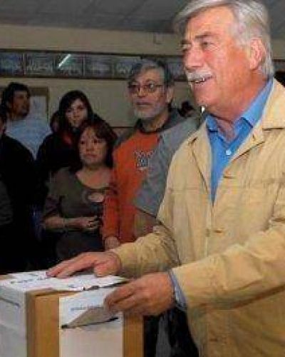Soria denunci� presencia de boletas fraguadas en los comicios