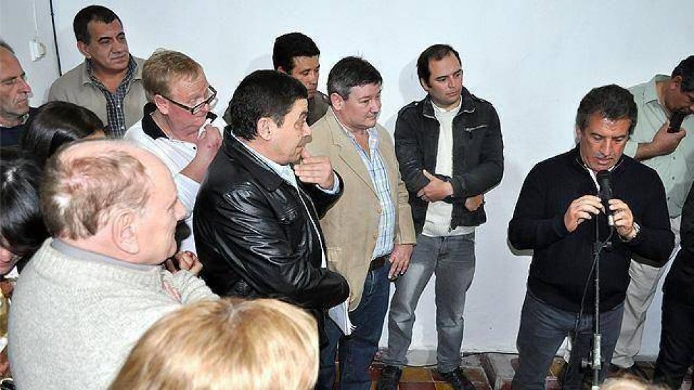 Urribarri se qued� con el presidente de la JR y partidarios radicales