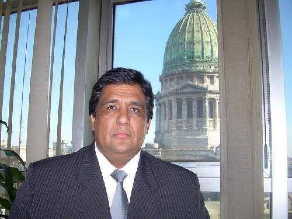 Adaro le solicit� a Meoni que llame a una consulta popular para resolver el tema del bingo