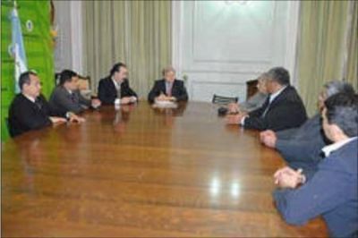 El Gobierno provincial volvi� a defender el proyecto Ayu�