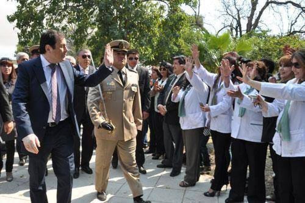 El gobernador Gerardo Zamora particip� del aniversario de Fr�as