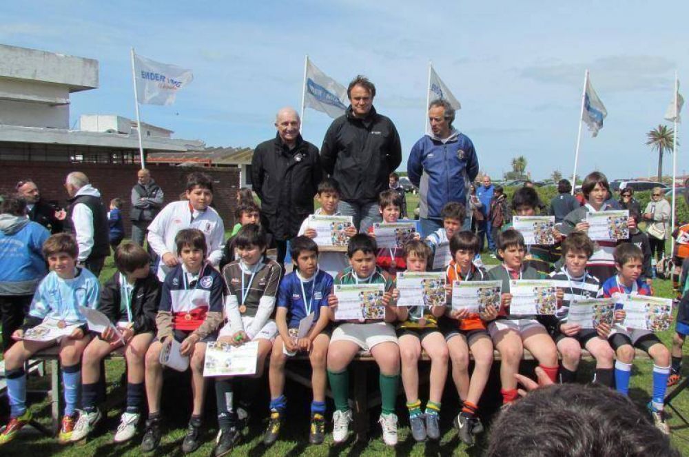 GRAL. PUEYRRED�N - M�s de 2000 chicos participaron del sexto encuentro de Rugby Infantil