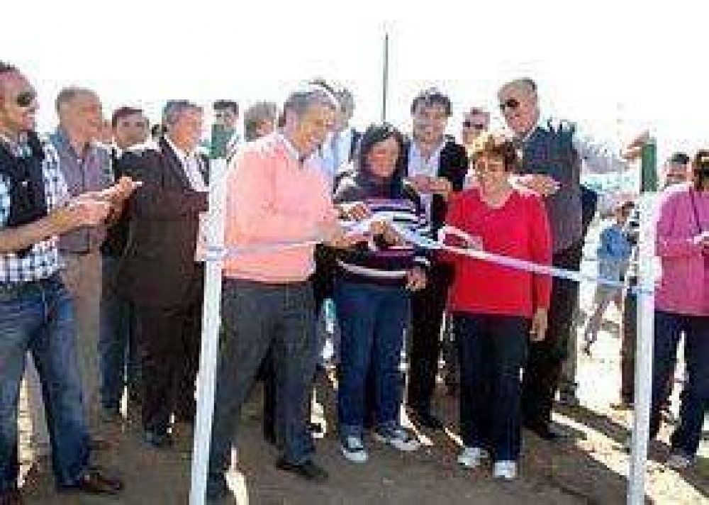 Inauguraron obras de electricidad en dos parajes rurales