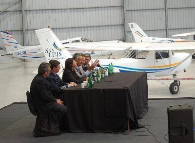 El Gobierno present� oficialmente el Centro de Instrucci�n de Vuelo del Valle del Conlara