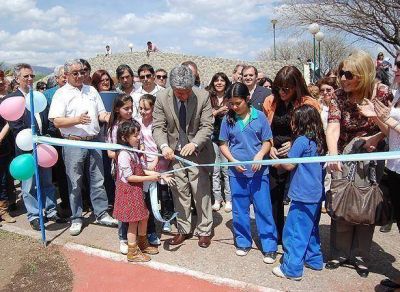 A pesar de la oposici�n municipal, la Villa de Merlo cuenta con su plaza integradora