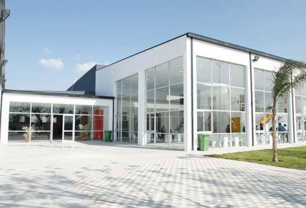Se inauguro el nuevo polideportivo