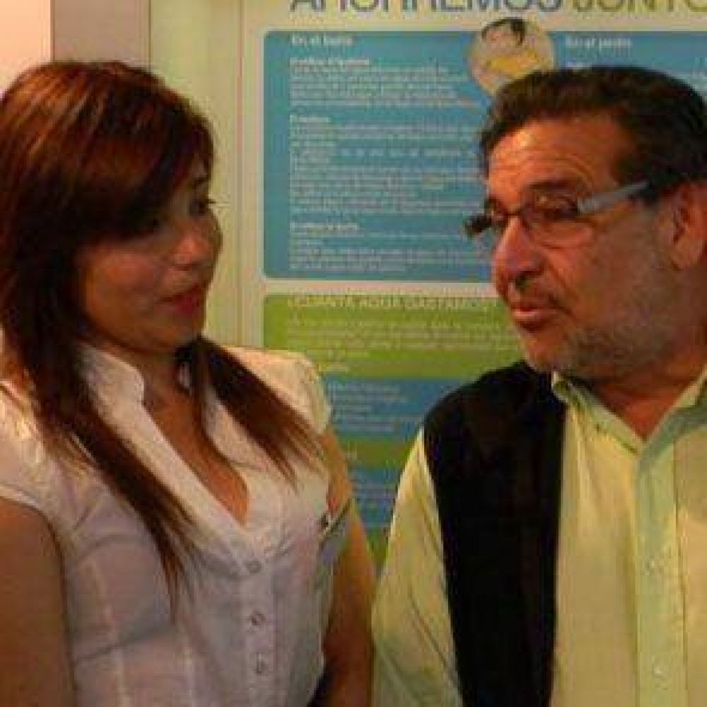 M�S DE CIEN EXPOSITORES 