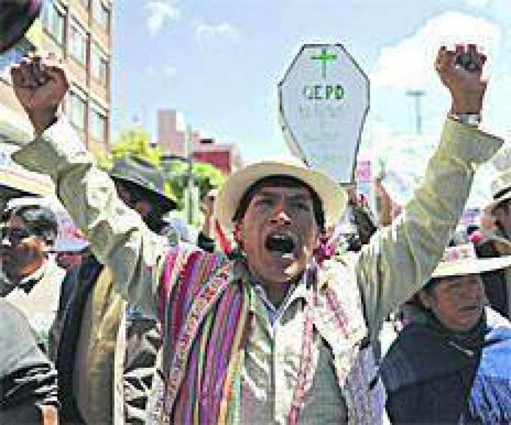 Evo suspendi� el camino de la pelea