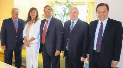Para De la Sota, no hace falta "armonizar" 