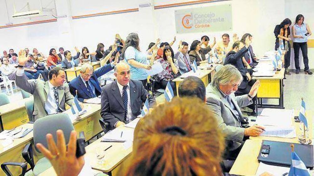 Sin apoyo radical, avalaron la suba a los municipales 